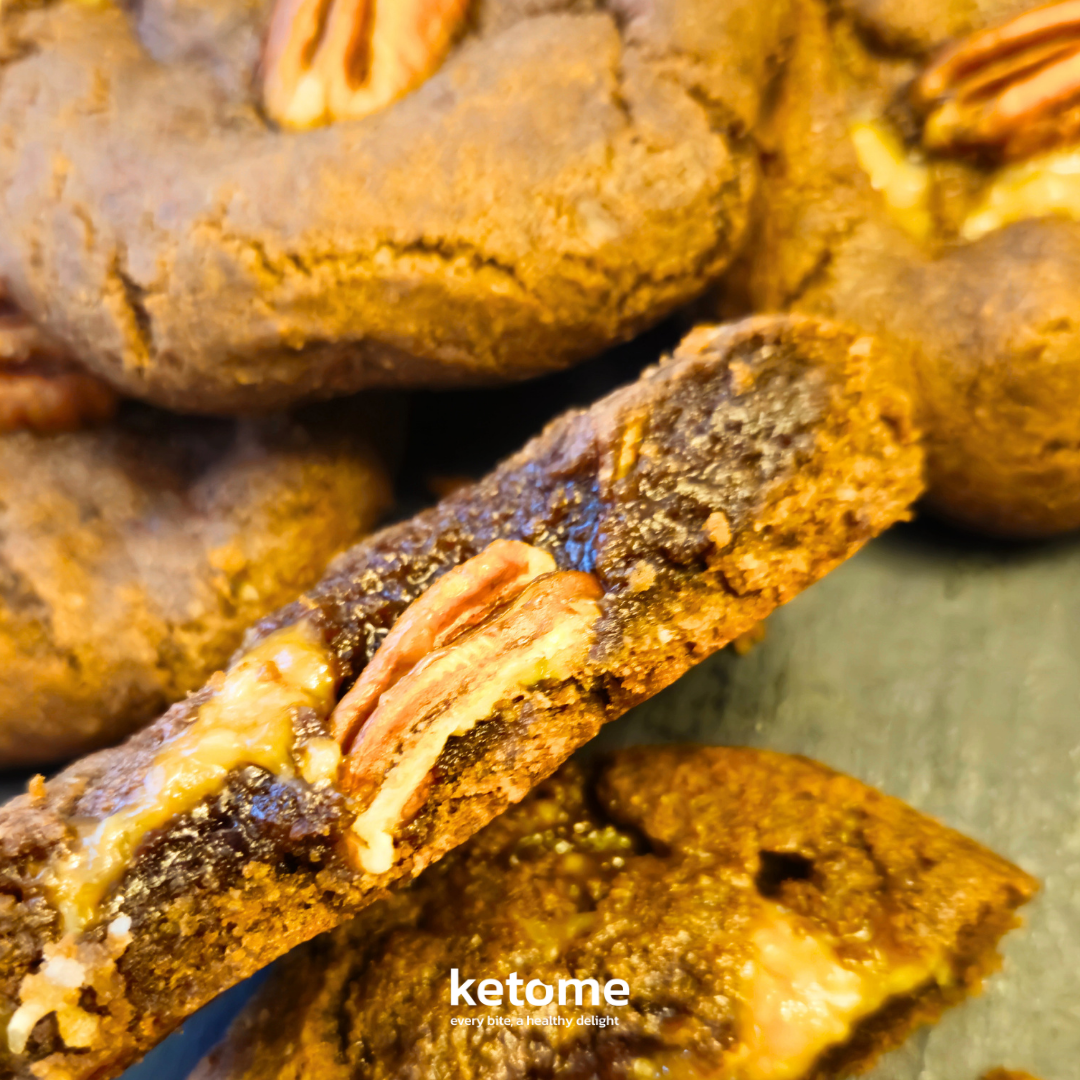 Close-up of pecan cookies with a 'ketome' brand label.