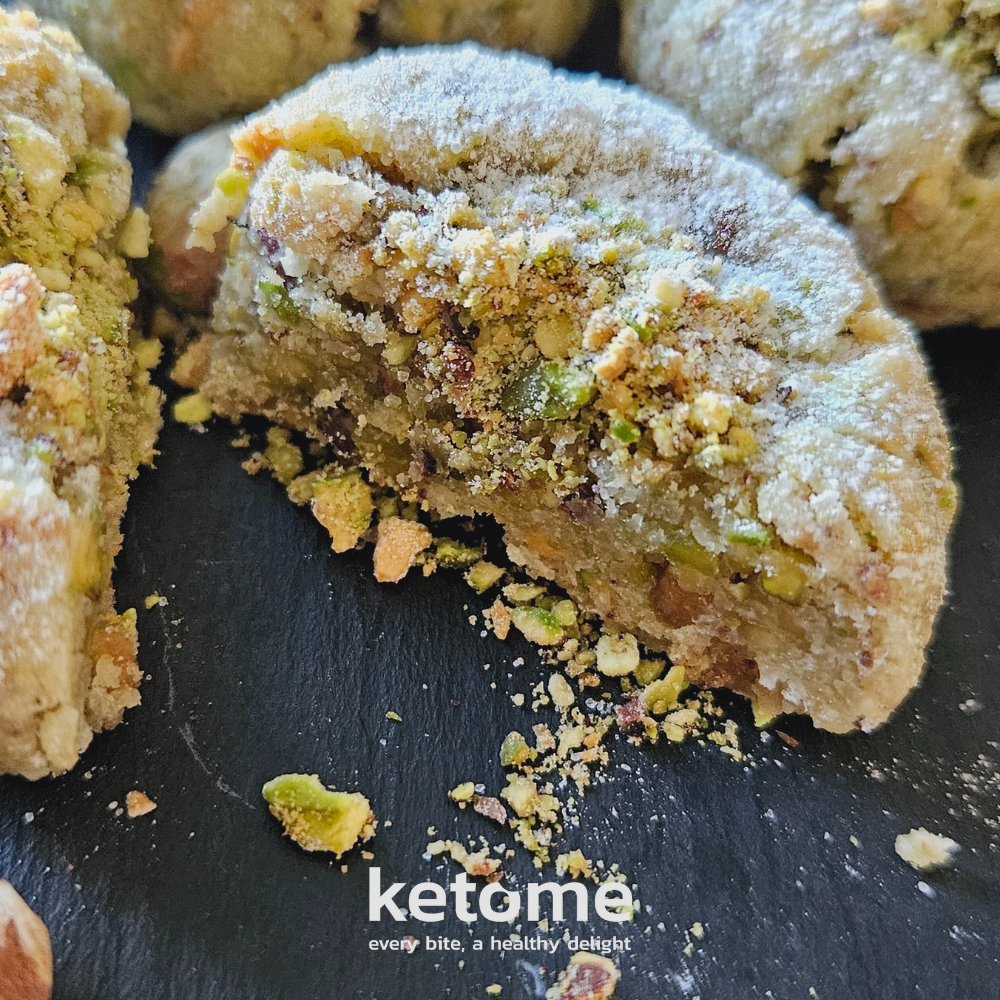 Biscuits faits maison à la cannelle et à la pistache KETO - Faible teneur en glucides, sans sucre et sans gluten