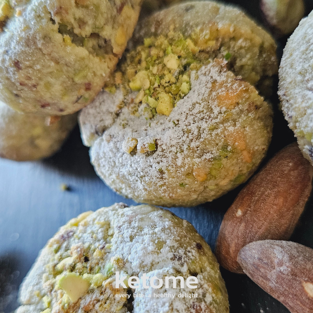 Biscuits faits maison à la cannelle et à la pistache KETO - Faible teneur en glucides, sans sucre et sans gluten