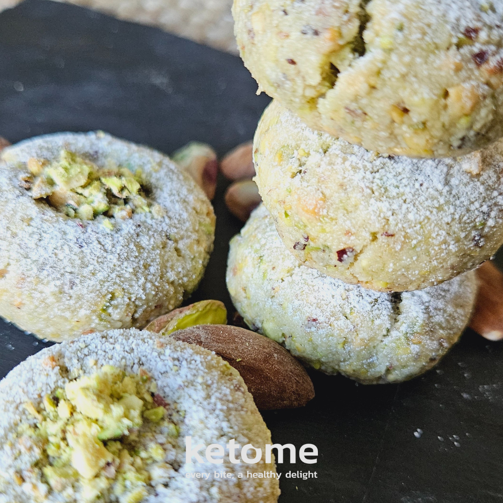 Biscuits faits maison à la cannelle et à la pistache KETO - Faible teneur en glucides, sans sucre et sans gluten