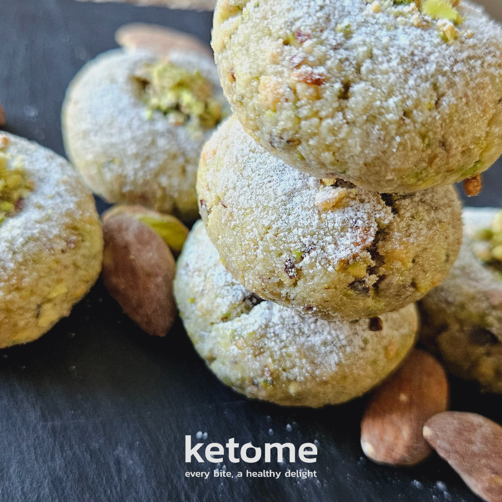 Biscuits faits maison à la cannelle et à la pistache KETO - Faible teneur en glucides, sans sucre et sans gluten