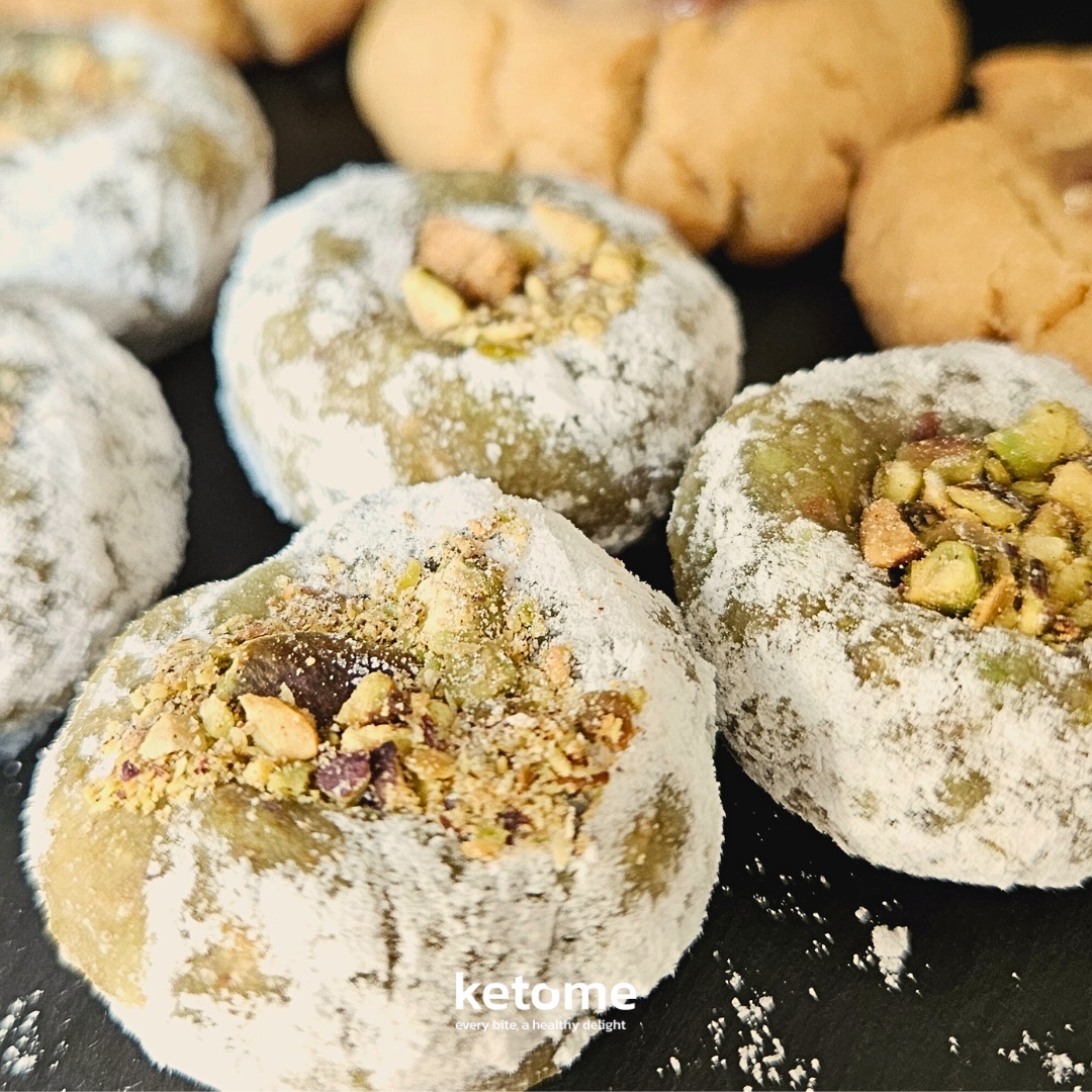 Biscuits faits maison à la cannelle et à la pistache KETO - Faible teneur en glucides, sans sucre et sans gluten